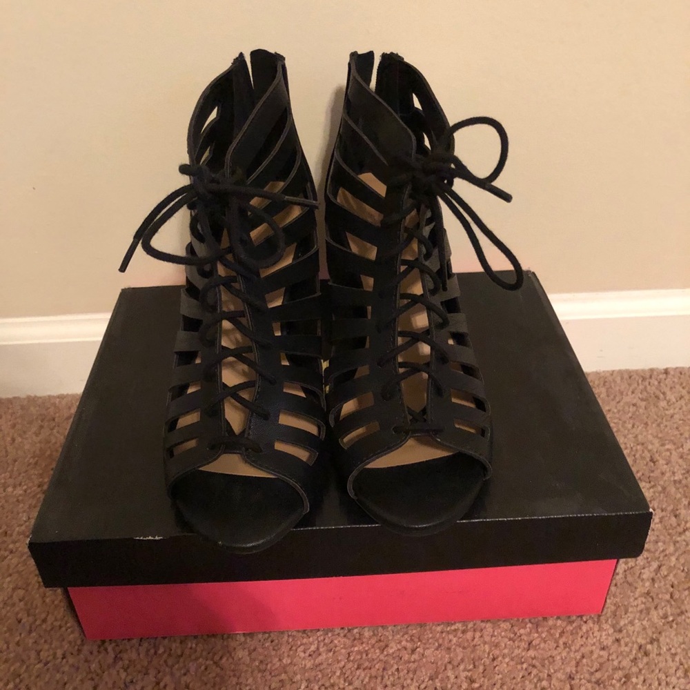 Black Strappy Wedges!!!